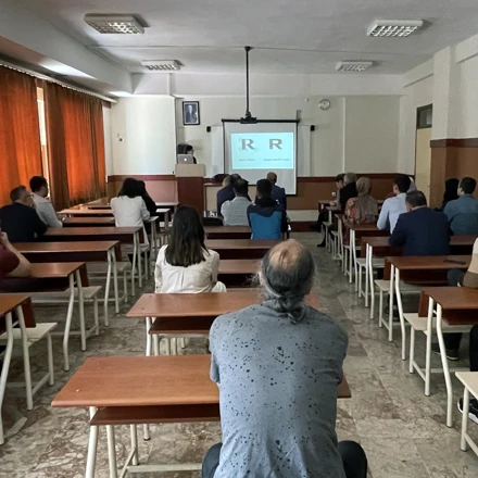 Selçuk İletişim'de APA 7 Bilgilendirme Toplantısı Düzenlendi