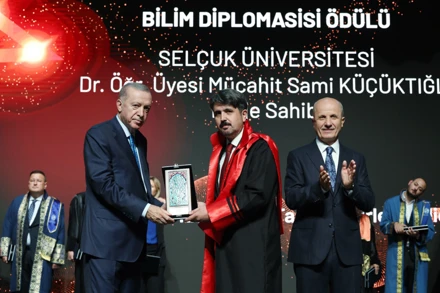 Fakültemizden Dr. Öğr. Üyesi Küçüktığlı’ya YÖK’ten ödül