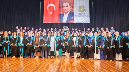Selçuk Üniversitesi Hemşirelik Fakültesi mezunlarını uğurladı