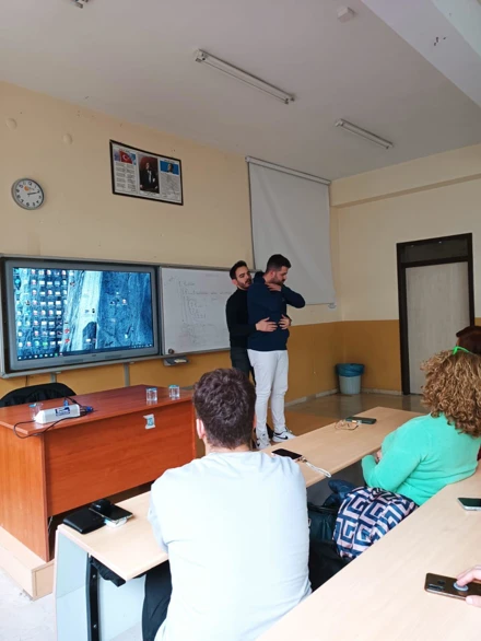 Selçuk Üniversitesi'nde Cankurtaran Eğitim Semineri Düzenlendi