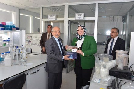 Irak Northern Technical University Rektörü Prof. Dr. Alyaa Abbas Ali Al-Attar ve Üniversitemiz Rektör Yardımcısı Prof. Dr. Emrullah EKEN fakültemizi ziyaret etti.